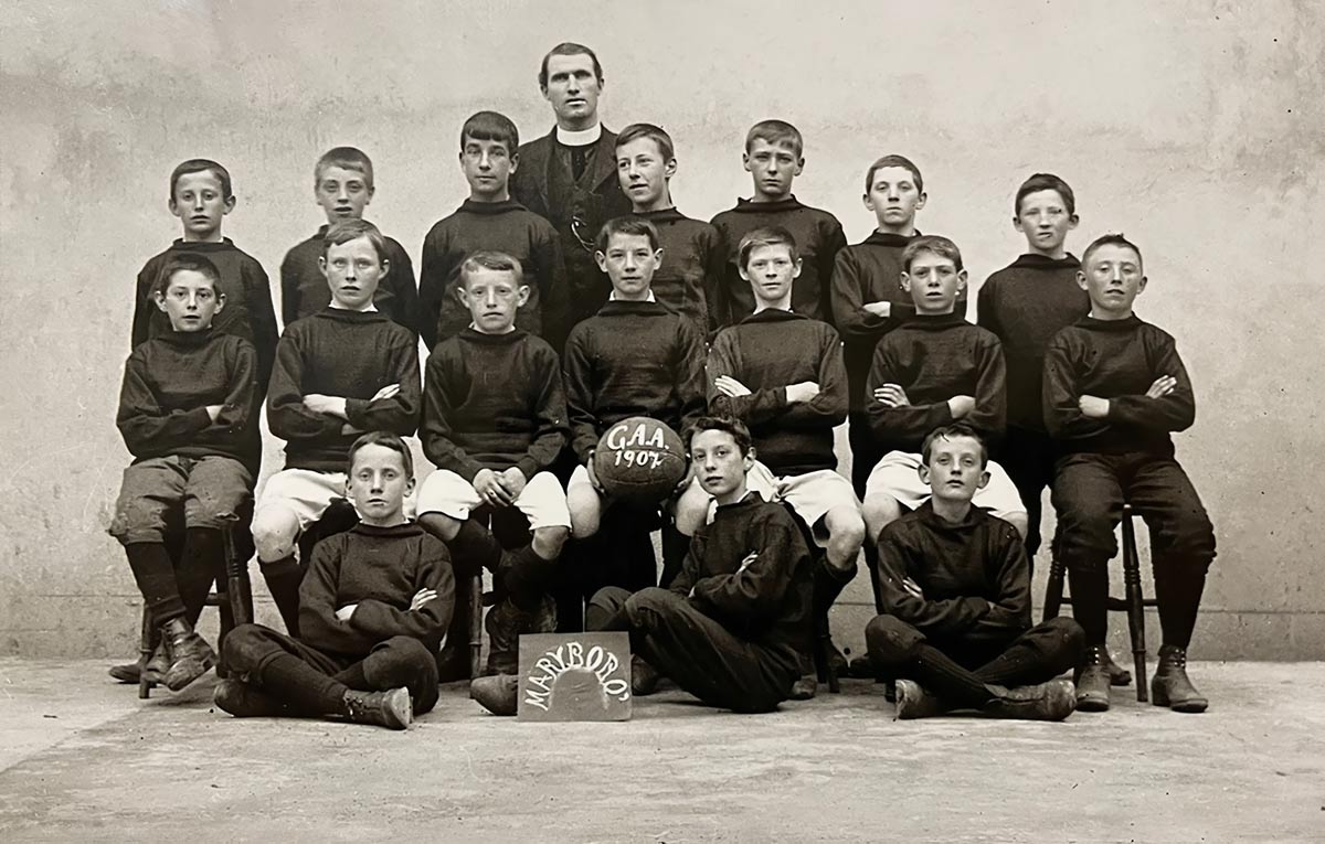 Fr Kearney pictures with a juvenile Maryboro' (Portlaoise) teamn from 1907.