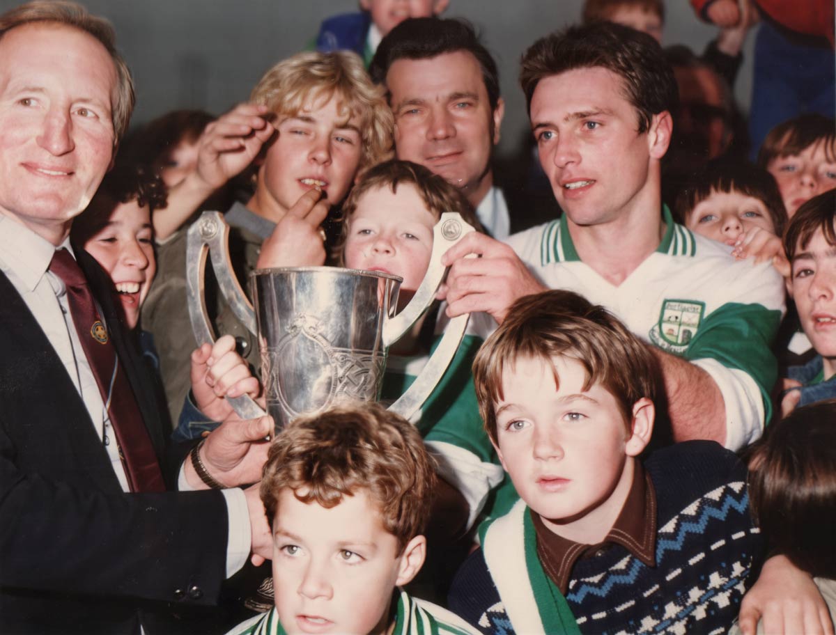 Colm Browne Portlaoise receiving the 1984 Senior Football Cup